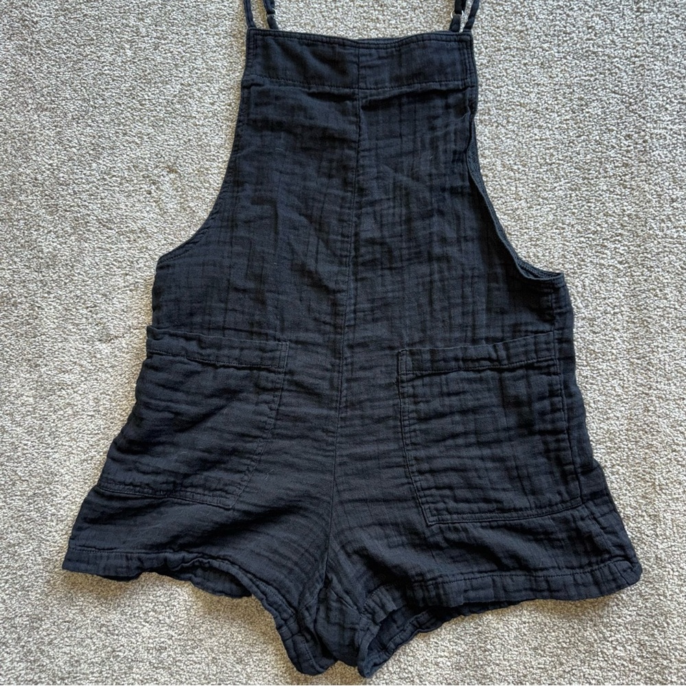Lotus & Luna 100% cotton Small Black Romper With Pockets - Picture 3 of 6